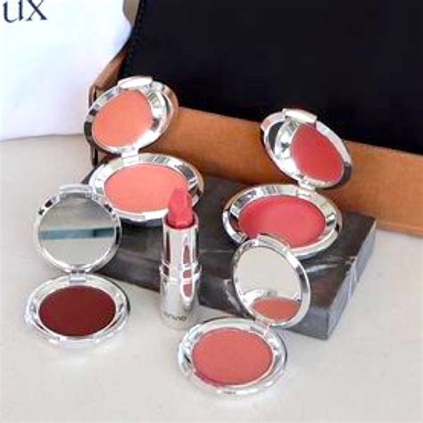 Nude Envie Makeup Nude Envie Divine Daring Eyeshadow Enamor Passion Cream Blush Belong Lip