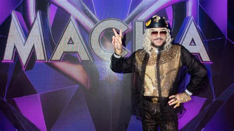 Филипп Киркоров на шоу «Маска» рассказал о своем знакомстве с Майклом ...