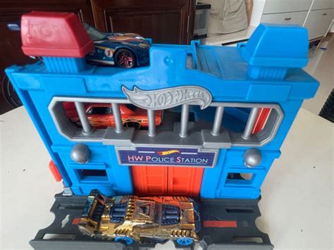 Hot Wheels Police Station Hobbies Toys Toys Games On Carousell