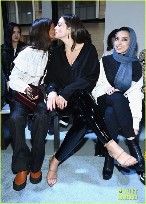 Rosario Dawson And Ashley Graham Have Fun At Nyfw Shows Photo 4237852