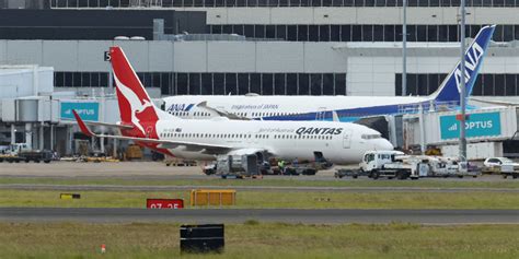 Australie Un Avion De Qantas Atterrit à Sydney Après Une Alerte En