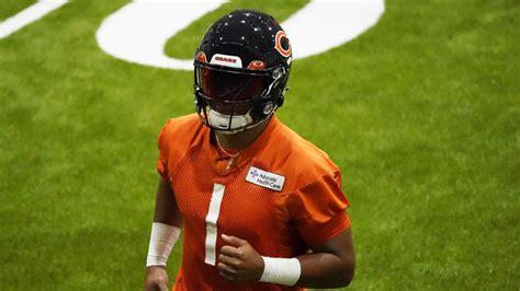 Chicago Bears Qb Justin Fields Multiple Starters Out In Week 2 Of The