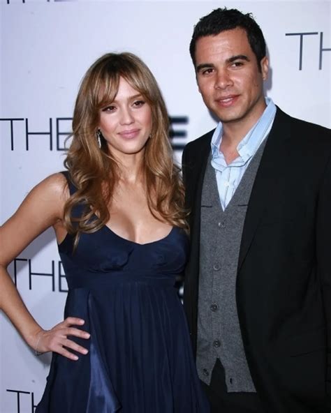 Jessica Alba Marries Cash Warren (2008/05/20)- Tickets to Movies in ...