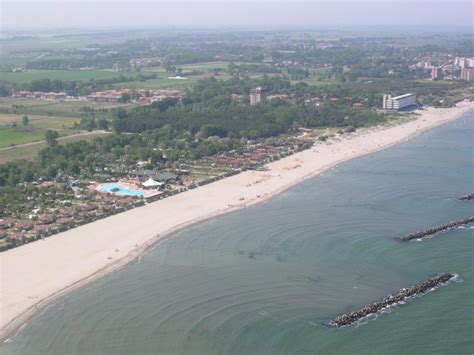 Spiaggia Di Porto Garibaldi Trovaspiagge It Portale Delle Spiagge