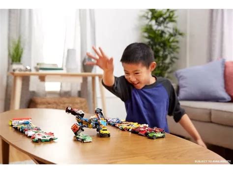 Hot Wheels Cast Basics Vehículo De Juguete Paquete De 20 Autos Escala 1 64 Con Decoraciones