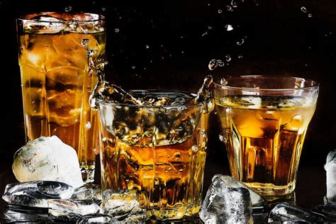 How to Make Clear Ice Cubes for Whiskey - Whisky Grotto