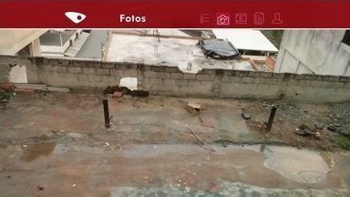 Gazeta Meio Dia Moradores Reclamam De Cratera Em Bairro De Cachoeiro