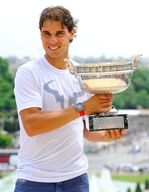 Photos Rafael Nadal Poses With The French Open Trophy Sports Illustrated