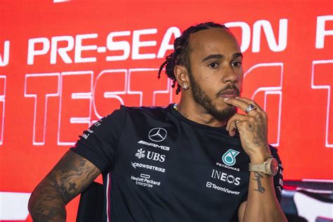 Hamilton Mercedes F A Encore Une Montagne Gravir