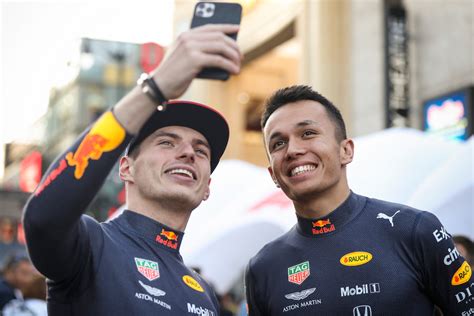 Officieel Albon Ook Volgend Jaar Teamgenoot Verstappen Bij Red Bull