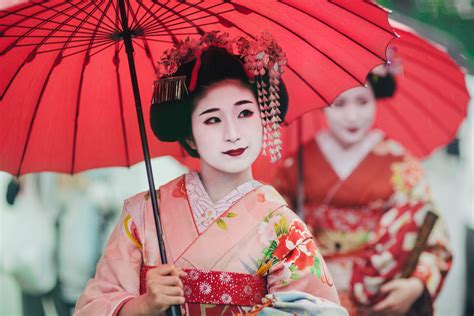 The Timeless Elegance Of Japan Admire Geisha In Kyoto