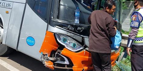 Bus Rosalia Indah Tabrak 3 Kendaraan Di Tol Merak Diduga Kurang