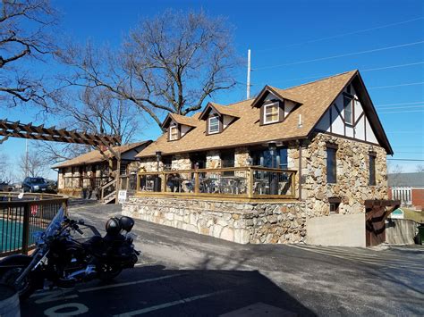 Shawnee Bluff Winery - Lake Of The Ozarks