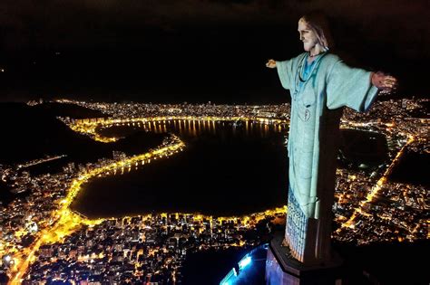 Town In Brazil Completes Jesus Statue Christ The Protector