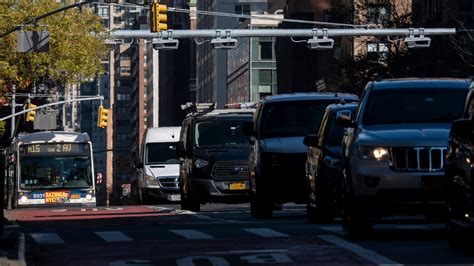 Hochul Brings Back NYC Congestion Pricing Plan at $9 Rate Instead of