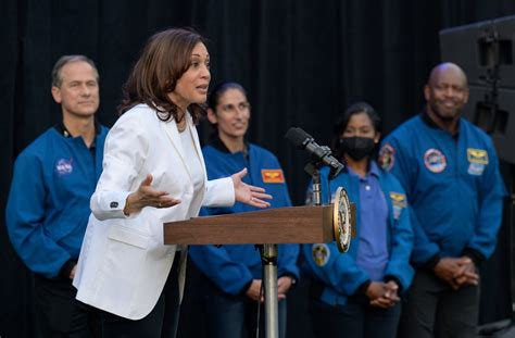 Kamala Harris arrecada US 50 mi após apoio de Biden