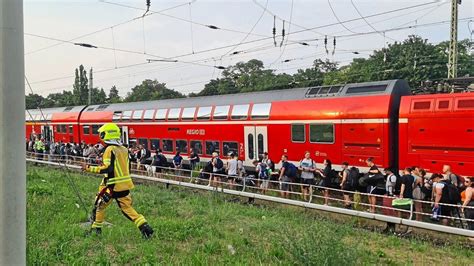 Bahnchaos Wir Empfehlen Feuchte T Cher Im Nacken