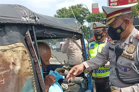 Polisi Gelar Operasi Patuh Jaya Sopir Bajaj Dan Taksi Senang Diberhentikan