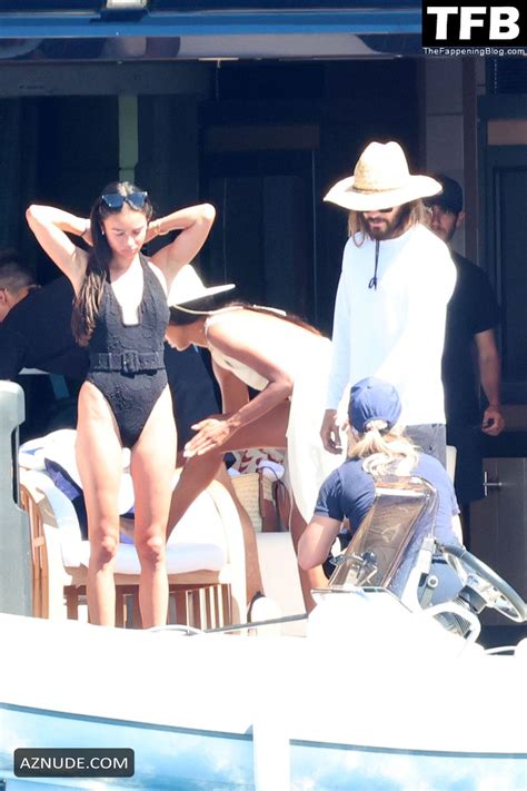 Kelsey Merritt Sexy Seen Flaunting Her Hot Bikini Body Alongside Jared