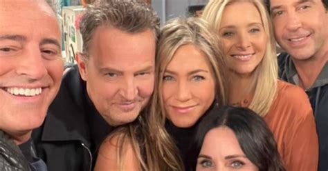 Friends The Reunion A Enfin Une Vraie Bande Annonce