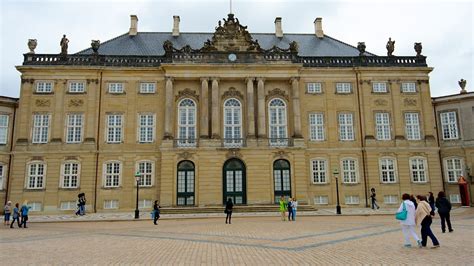 Amalienborg Palace in Copenhagen, | Expedia.ca