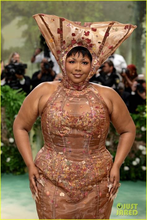 Lizzo Wears an Elaborate Headpiece at Met Gala 2024: Photo 5037886 ...