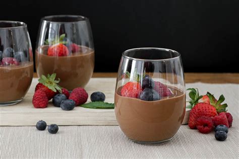 Crema rápida de chocolate con frutos rojos vídeo receta fácil