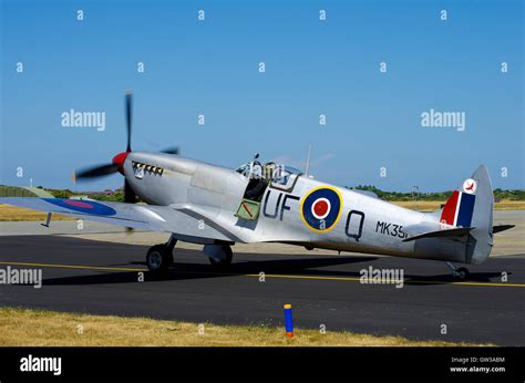 Vickers Supermarine Spitfire Mk Lf Ixe Mk Raf Bbmf Stock Photo Alamy