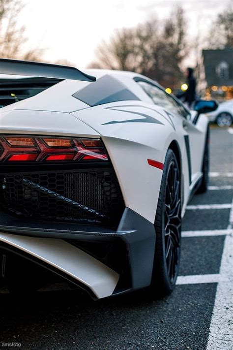 Lamborghini Aventador Wallpaper Hd