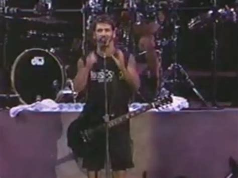 Godsmack Performs Keep Away at Ozzfest 2000 – Trish’s Hot Summer Flashback