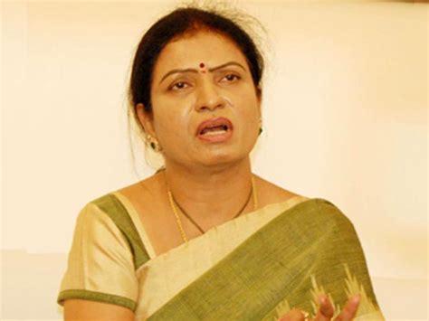 CM is indifferent towards people of Gadwal: DK Aruna | cinejosh.com