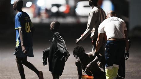 Unicef Canarias Alerta De Que Cada Vez Más Niños Se Arrojan Al Mar Y