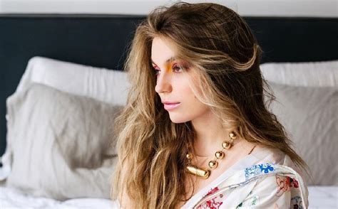 Sofía Castro y el bikini entrecruzado de las tendencias del 2021