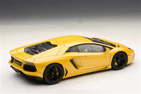 Lamborghini Aventador 118 Scale Model The Next Best Thing Autoevolution