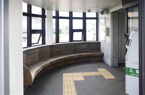 黒山駅 待合室 - 珍鉄