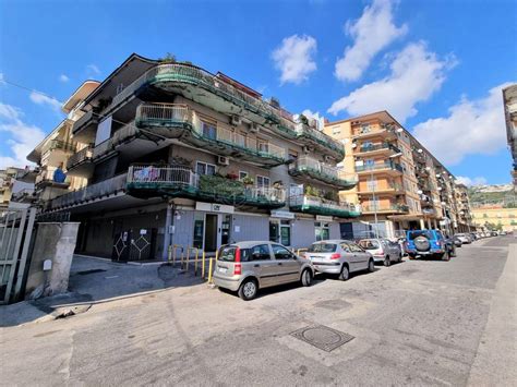 Vendita Appartamento Napoli Trilocale In Via Della Valle Buono