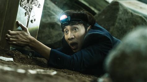 ‎sinkhole 2021 Directed By Kim Ji Hoon • Reviews Film Cast