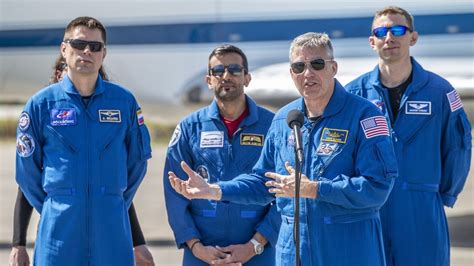 Los Astronautas De La Crew 6 Llegan A Florida Y Se Alistan Para Su