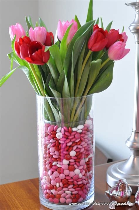 10 Simple & Sweet Valentine's Day Centerpieces - thegoodstuff