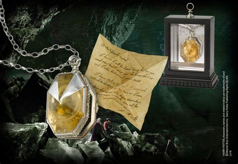 Harry Potter Réplique Médaillon De Salazar Serpentard La Boutique Du