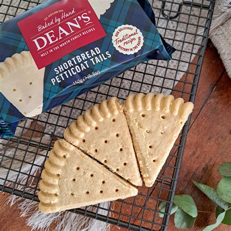 Deans Shortbread Petticoat Tails 150g Irresistible Delight