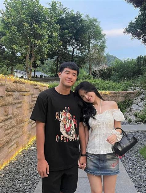 V Hot Girl C A H C Chinh Khoe D Ng Xinh Nh M Ng Khi I Ngh D Ng H A Minzy C Ng Ph I