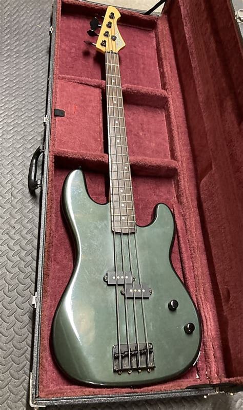 Martin Stinger Bass 1988 Olive Martin’s Take On A Fender Reverb