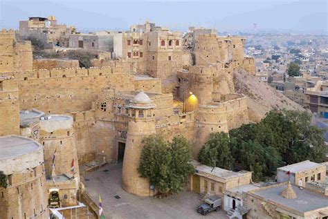 14 Best Forts and Palaces in India that You Must See