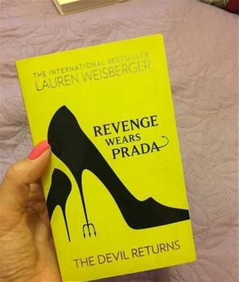Книга на английском Revenge wears Prada | Festima.Ru – частные объявления