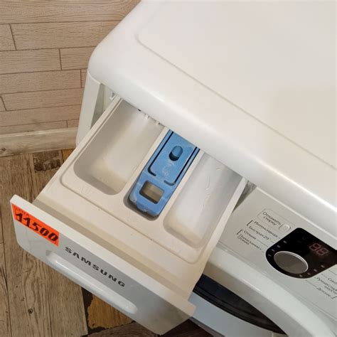 Samsung Diamond WF8590NMW9 - Узкие стиральные машины