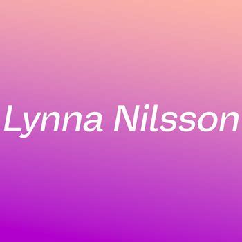 Hot Ms Lynna Showing Her Tits And Ass In Her Car Photos