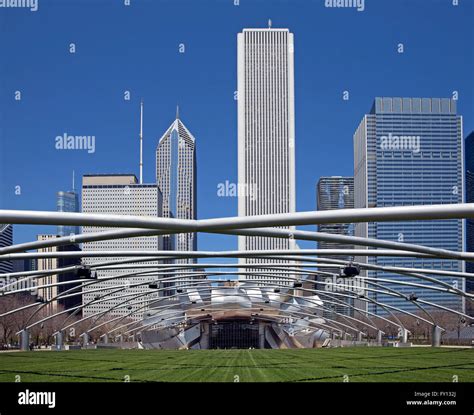 Millennium Park in Chicago Stock Photo - Alamy