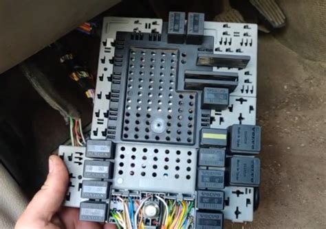 Fuse Box Diagram Volvo Xc90 1g And Relay With Assignment And Location