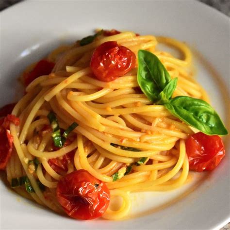 13 Tomato Sauce Recipes Using Fresh Tomatoes